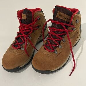 Columbia hiking boots sz 8.5